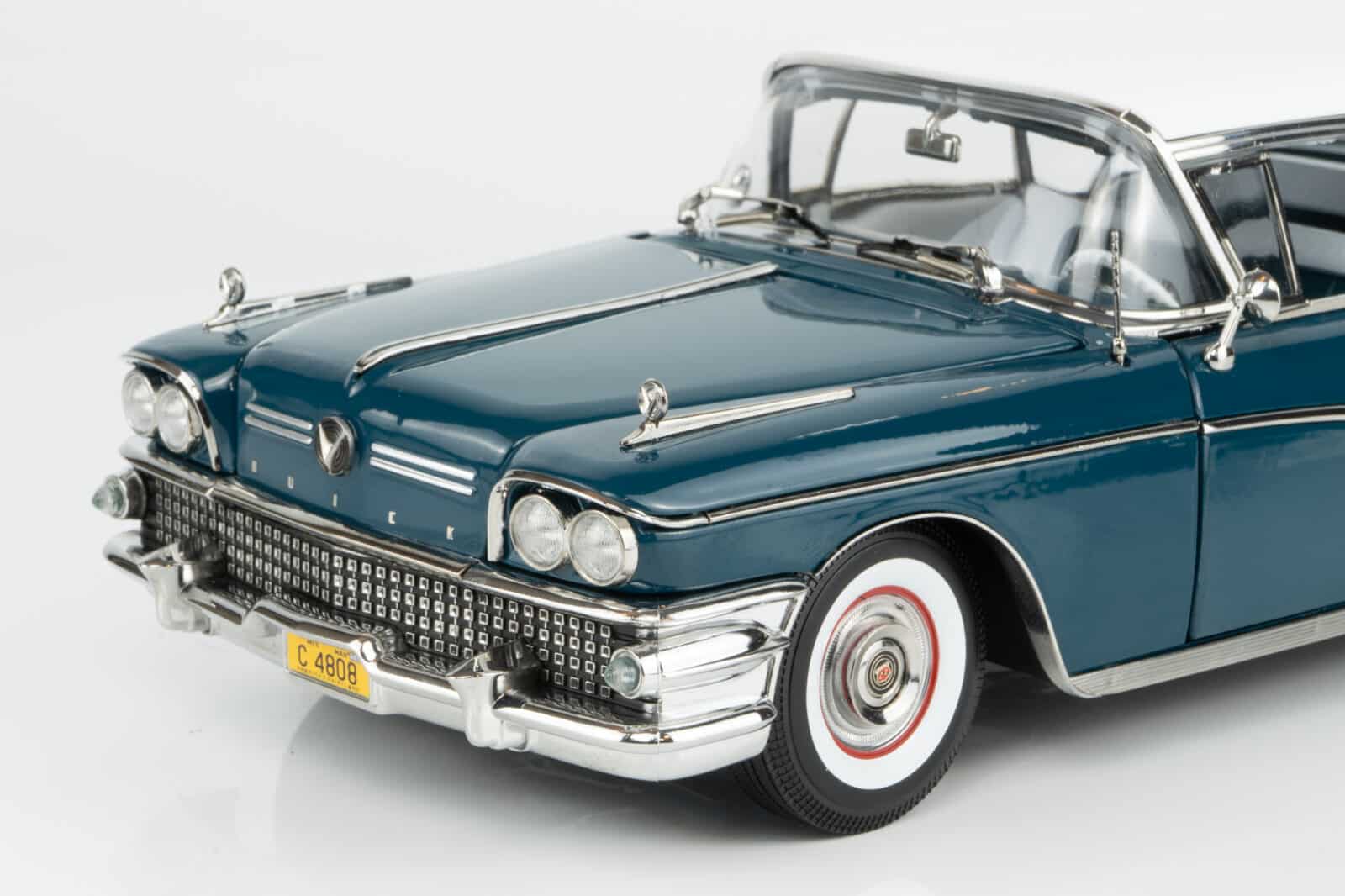 Sun Star - 1:18 Buick Limited Riviera Coupe Dark Turquoise