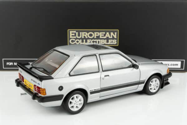 Sun Star - 1:18 Ford Escort RS1600i 1984 Strato Silver RHD UK Exclusive - Limited Edition Diecast Model 21 Sun Star - 1:18 Ford Escort RS1600i 1984 Strato Silver RHD UK Exclusive - Limited Edition Diecast Model
