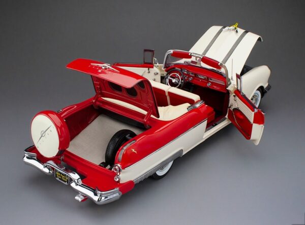 Sun Star - 1:18 Pontiac Star Chief Open-Top Convertible Castle Grey / Bolero Red - Diecast Model