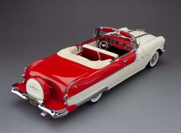 Sun Star - 1:18 Pontiac Star Chief Open-Top Convertible Castle Grey / Bolero Red - Diecast Model 5 Sun Star - 1:18 Pontiac Star Chief Open-Top Convertible Castle Grey / Bolero Red - Diecast Model