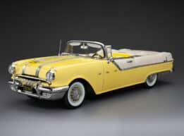 Sun Star - 1:18 Pontiac Star Chief Open Covertible Avalon Yellow / White Mist - Diecast Model