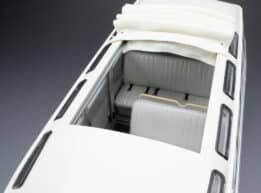 Sun Star - 1:12 Volkswagen Samba Bus 1962 White/Blue - Limited Edition Diecast Model