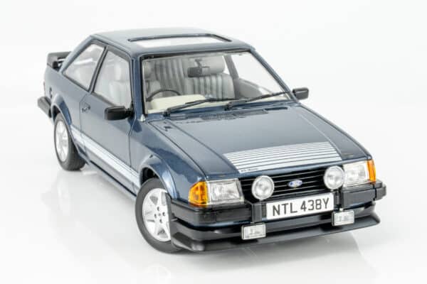 Sun Star - 1:18 Ford Escort RS1600i 1984 Caspian Blue RHD UK Exclusive - Limited Edition Diecast Model 30 Sun Star - 1:18 Ford Escort RS1600i 1984 Caspian Blue RHD UK Exclusive - Limited Edition Diecast Model