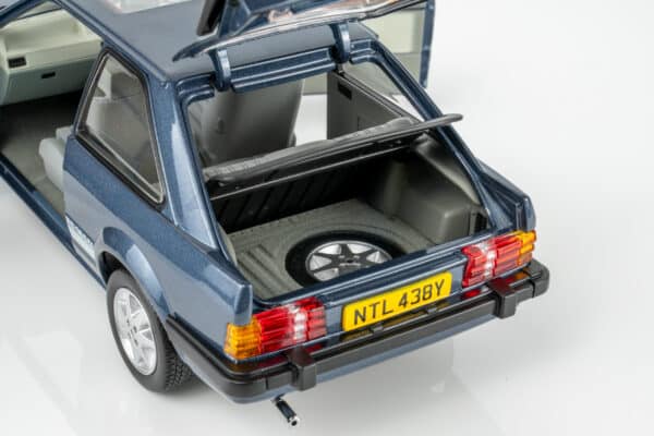 Sun Star - 1:18 Ford Escort RS1600i 1984 Caspian Blue RHD UK Exclusive - Limited Edition Diecast Model 24 Sun Star - 1:18 Ford Escort RS1600i 1984 Caspian Blue RHD UK Exclusive - Limited Edition Diecast Model