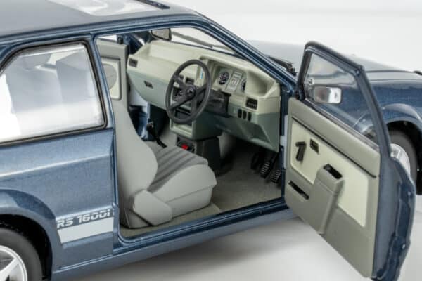 Sun Star - 1:18 Ford Escort RS1600i 1984 Caspian Blue RHD UK Exclusive - Limited Edition Diecast Model 27 Sun Star - 1:18 Ford Escort RS1600i 1984 Caspian Blue RHD UK Exclusive - Limited Edition Diecast Model