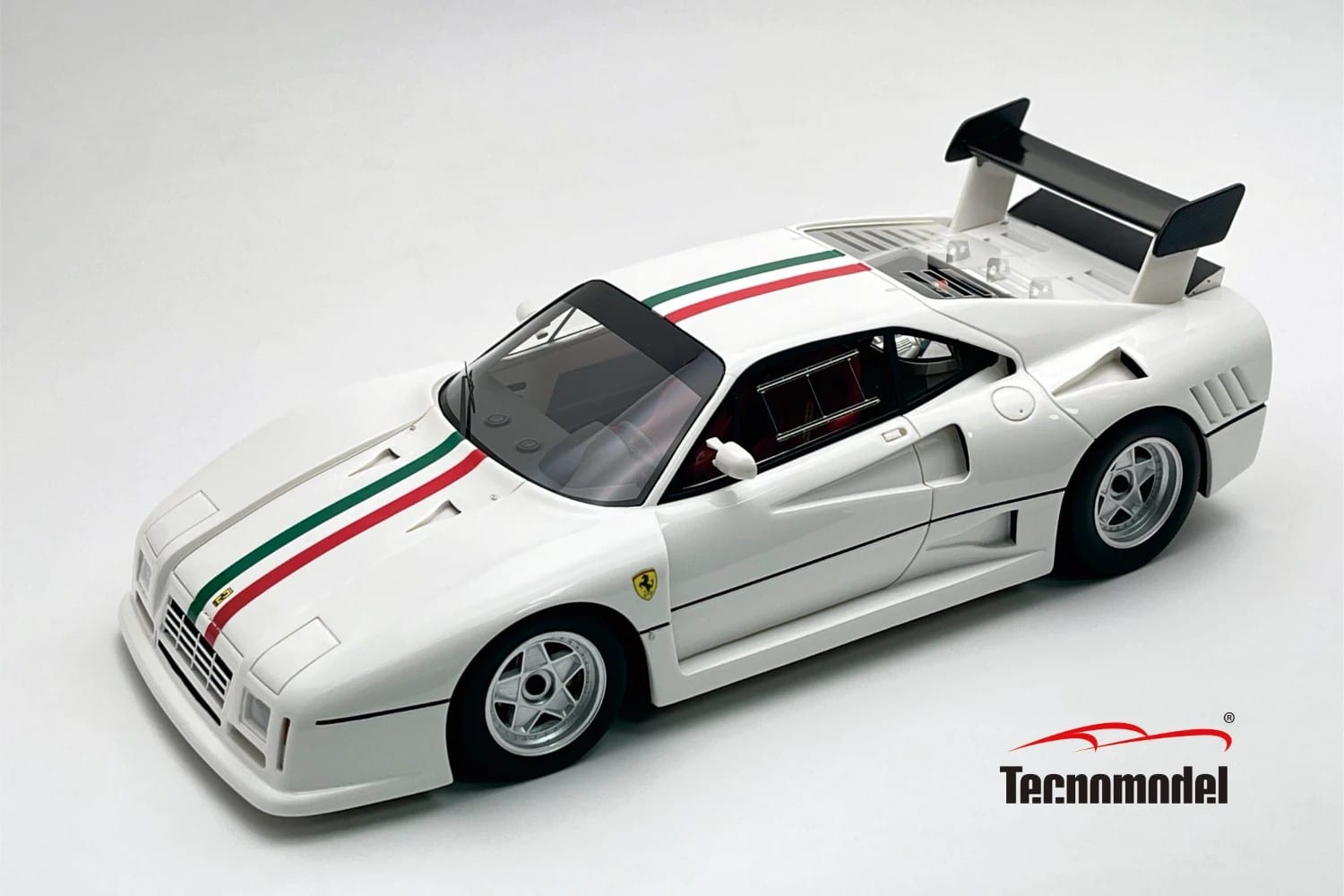 Tecnomodel 1:18 Ferrari 288 GTO Evoluzione 1985 White Italian Flag Stripe (TM18-361D) Limited Edition Resin Model 4 Tecnomodel 1:18 Ferrari 288 GTO Evoluzione 1985 White Italian Flag Stripe (TM18-361D) Limited Edition Resin Model - Image 4