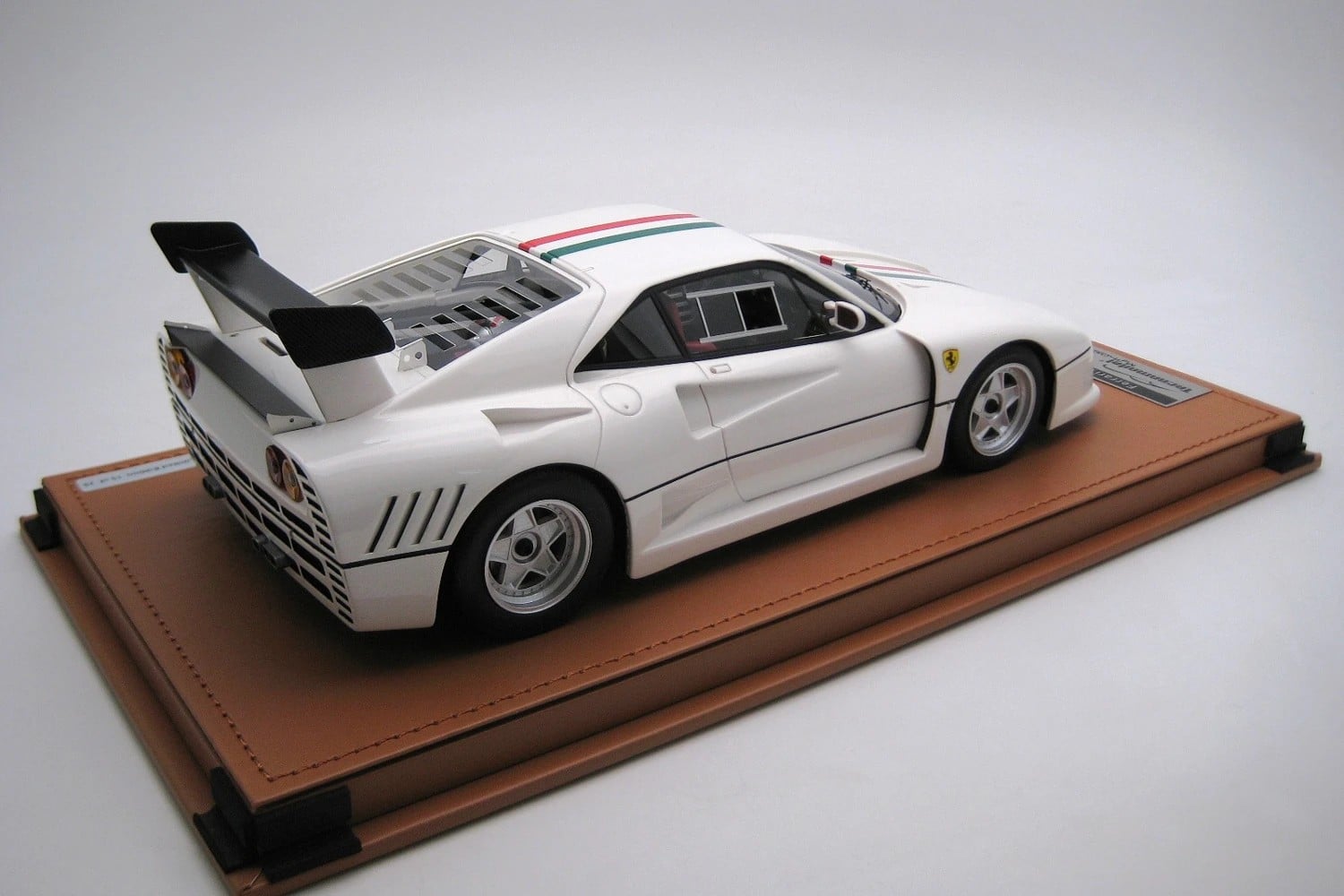 Tecnomodel 1:18 Ferrari 288 GTO Evoluzione 1985 White Italian Flag Stripe (TM18-361D) Limited Edition Resin Model 2 Tecnomodel 1:18 Ferrari 288 GTO Evoluzione 1985 White Italian Flag Stripe (TM18-361D) Limited Edition Resin Model - Image 2