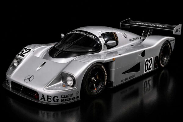 Top Marques 1:12 Sauber-Mercedes C9 No.62 J-L. Schlesser / J-P. Jabouille / A. Cudini 5th Place 24h Le Mans 1989 (TMR1274C) Resin Model