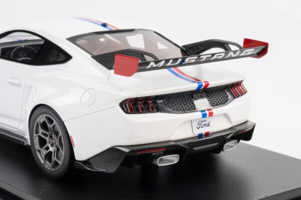 Top Speed - 1:18 Ford Mustang GTD Spirit of America White - Limited Edition Resin Model 11 Top Speed - 1:18 Ford Mustang GTD Spirit of America White - Limited Edition Resin Model