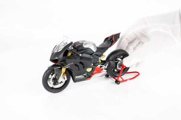 TSM 1:12 Ducati Panigale V4 SP2 Black - Diecast Model 10 TSM 1:12 Ducati Panigale V4 SP2 Black - Diecast Model
