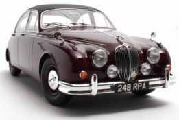 12ART - 1:12 Jaguar Mk.II Maroon with Black Roof "Inspector Morse" - UK Exclusive Limited Edition Resin Model