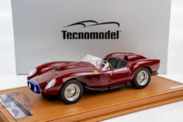 Tecnomodel - 1:18 Ferrari 250 TR Pontoon Fender Street Version 1958 Mugello Red - Limited Edition Resin Model