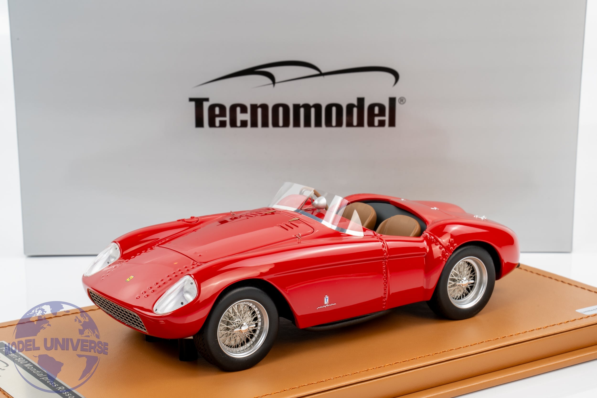 Tecnomodel - 1:18 Ferrari 500 Mondial Press Version Red 1956 - Limited Edition Resin Model
