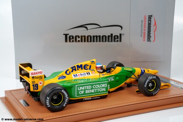 Tecnomodel - 1:18 Benetton B192 No.19 Michael Schumacher Winner Belgian GP 1992 with Driver Figure (TMD18-404A) Limited Edition Resin Model with Display Case 9 Tecnomodel - 1:18 Benetton B192 No.19 Michael Schumacher Winner Belgian GP 1992 with Driver Figure - Limited Edition Resin Model with Display Case