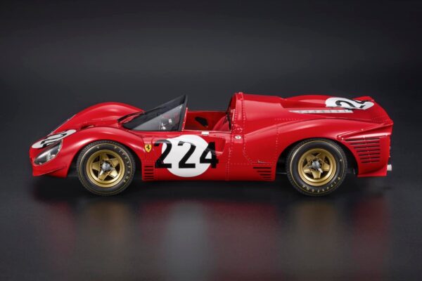 Top Marques Ferrari 330 P4 Resin Model 1:18 image.1