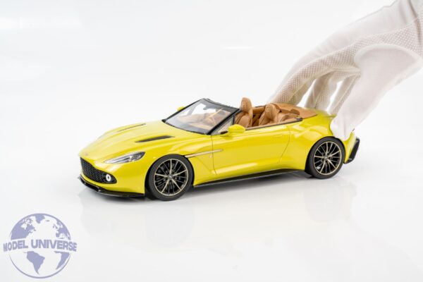 Top Speed - 1:18 Aston Martin Vanquish Zagato Volante Cosmopolitan Yellow - Resin Model 5 Top Speed - 1:18 Aston Martin Vanquish Zagato Volante Cosmopolitan Yellow - Resin Model