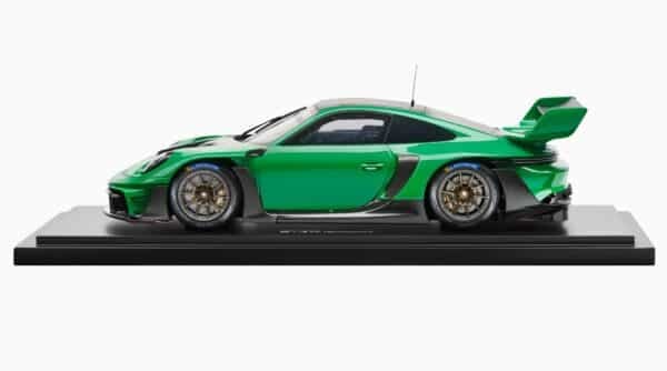 Spark - 1:18 Porsche 911 GT3 R Rennsport Green - Limited Edition Resin Model - Porsche Exclusive