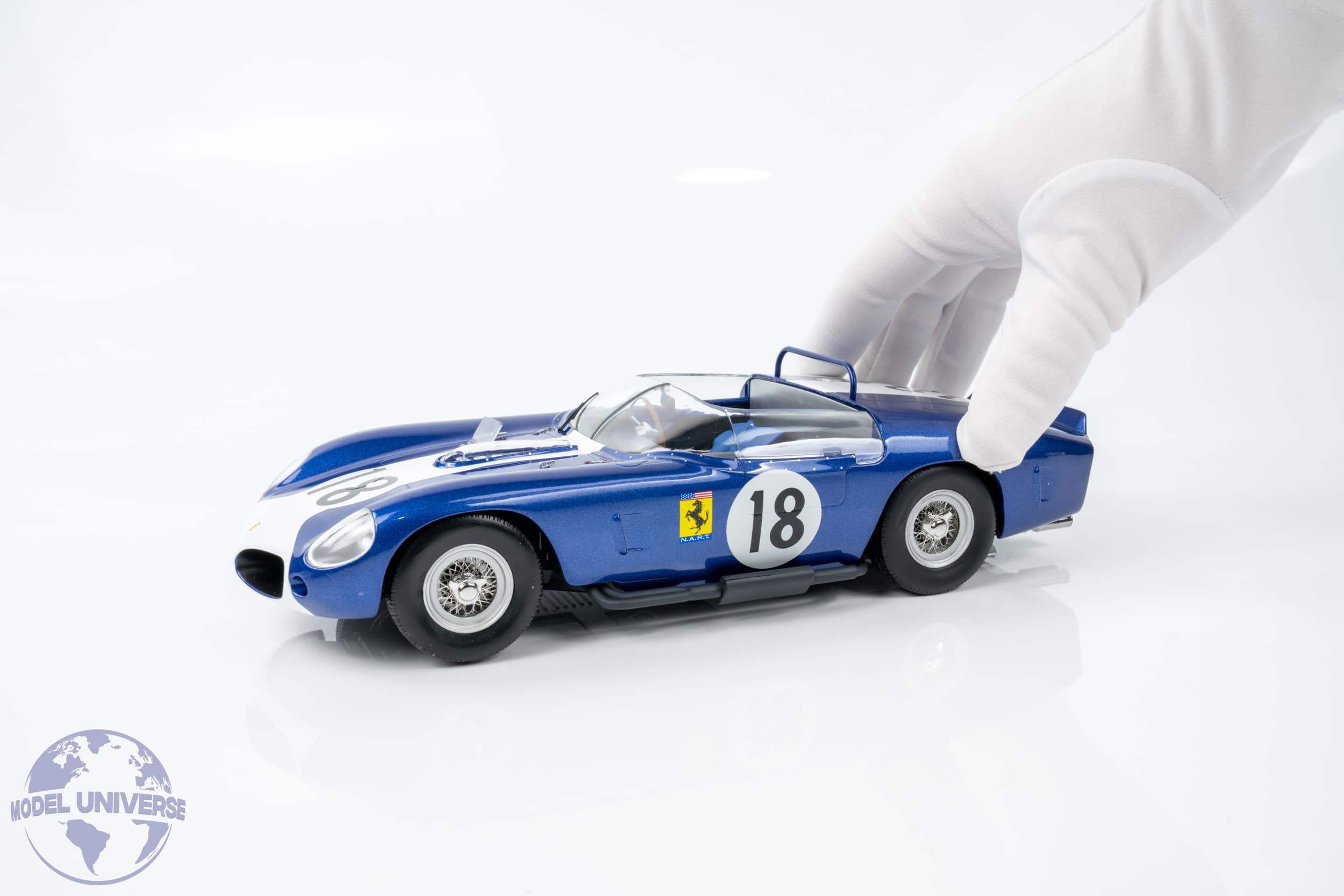 WERK83 - 1:18 Ferrari 250 TR61 NART No.18 24h Le Mans 1962 - John Fulp, Peter Ryan - Diecast Model 3 WERK83 - 1:18 Ferrari 250 TR61 NART No.18 24h Le Mans 1962 - John Fulp, Peter Ryan - Diecast Model