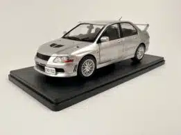 Whitebox - 1:24 Mitsubishi Lancer Evolution VII Argent (RHD)