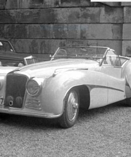 Matrix MX41001-132 1:43 Jaguar SS100 Vanden Plas Cream 1939 Resin Model Car