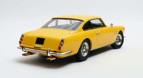 Matrix 1/18 Ferrari 250 GTE 2+2 Yellow Diecast Model L0604-043