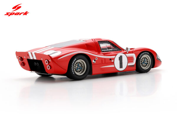 Spark 1:43 Ford MK IV No.1 Winner 24H Le Mans 1967 D. Gurney - A. J. Foyt (43LM67) Resin Model 19 Spark 1:43 Ford MK IV No.1 Winner 24H Le Mans 1967 D. Gurney - A. J. Foyt (43LM67) Resin Model