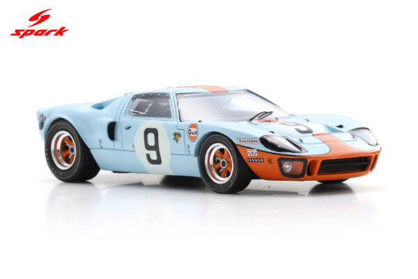 Spark 1:43 Ford GT 40 No.9 Winner 24H Le Mans 1968 P. Rodríguez - L. Bianchi (43LM68) Resin Model 15 Spark 1:43 Ford GT 40 No.9 Winner 24H Le Mans 1968 P. Rodríguez - L. Bianchi (43LM68) Resin Model