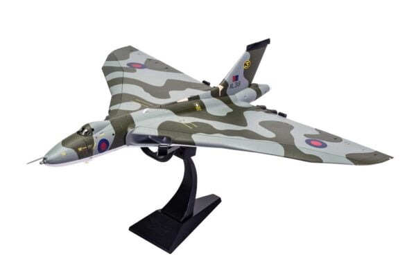 Corgi AA27205 Avro Vulcan b2 xl319 raf 1:48 diecast model plane
