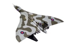 Corgi AA27205 Avro Vulcan b2 xl319 raf 1:48 diecast model plane