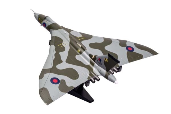 Corgi AA27205 Avro Vulcan b2 xl319 raf 1:48 diecast model plane