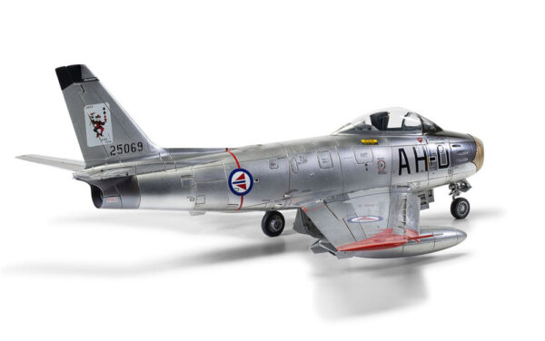 airfix - 1:48 north american f-86f-40 sabre (a08110) model kit