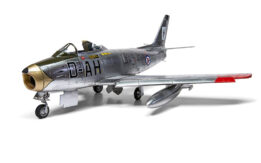 airfix - 1:48 north american f-86f-40 sabre (a08110) model kit