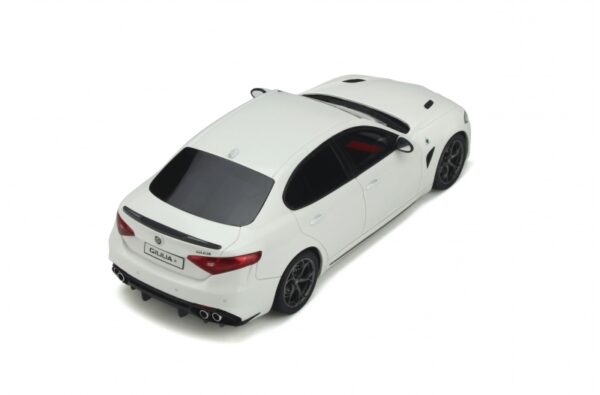 Otto Mobile 1:18 Alfa Romeo Giulia Quadrifoglio White OT839