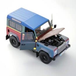 1:18 Land Rover Defender 90
