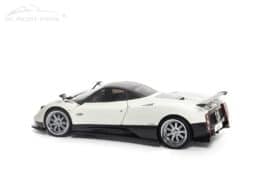 Almost Real - 1:18 Pagani Zonda F Bianco Fabriano 2005 - Limited Edition Diecast Model