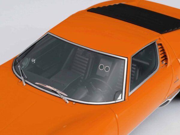 Amalgam 1:18 Lamborghini Miura P400 SV (1971) Orange - Resin Model 19 Amalgam 1:18 Lamborghini Miura P400 SV (1971) Orange - Resin Model