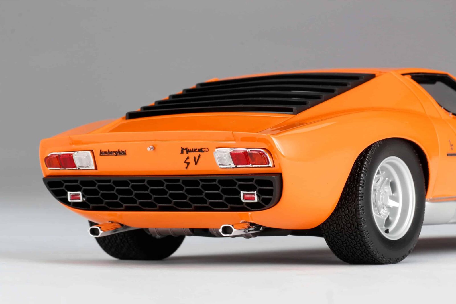 Amalgam 1:18 Lamborghini Miura P400 SV 1971 Orange - Resin Model