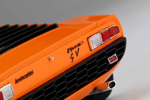 Amalgam 1:18 Lamborghini Miura P400 SV (1971) Orange - Resin Model 21 Amalgam 1:18 Lamborghini Miura P400 SV (1971) Orange - Resin Model