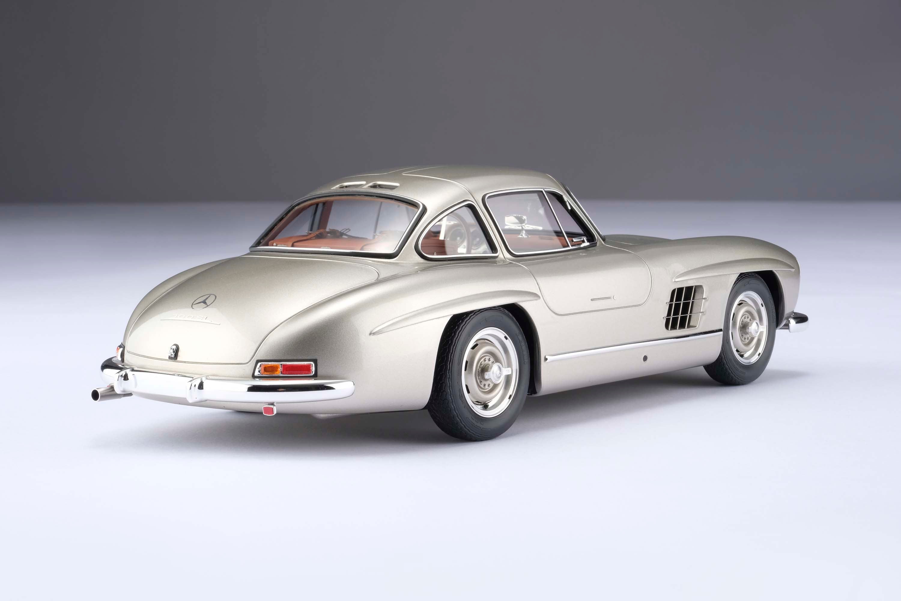 Amalgam 1:18 Mercedes-Benz 300 SL Gullwing Silver Grey Metallic (M5976-SC2) Resin Model 10 Amalgam 1:18 Mercedes-Benz 300 SL Gullwing Silver Grey Metallic (M5976-SC2) Resin Model - Image 10