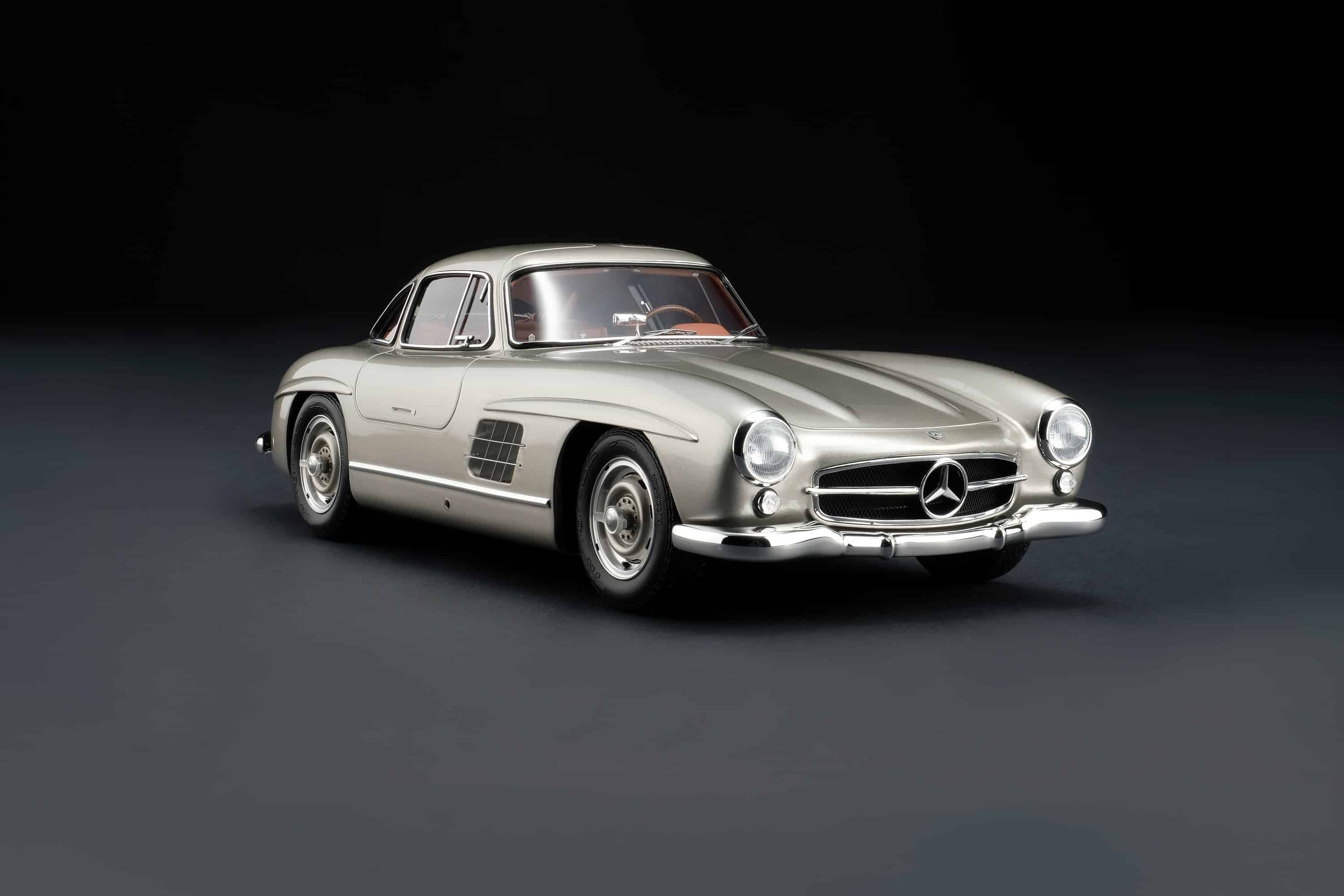 Amalgam 1:18 Mercedes-Benz 300 SL Gullwing Silver Grey Metallic (M5976-SC2) Resin Model 2 Amalgam 1:18 Mercedes-Benz 300 SL Gullwing Silver Grey Metallic (M5976-SC2) Resin Model - Image 2