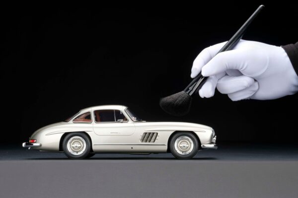 Amalgam 1:18 Mercedes-Benz 300 SL Gullwing Silver Grey Metallic (M5976-SC2) Resin Model 12 Amalgam 1:18 Mercedes-Benz 300 SL Gullwing Silver Grey Metallic (M5976-SC2) Resin Model