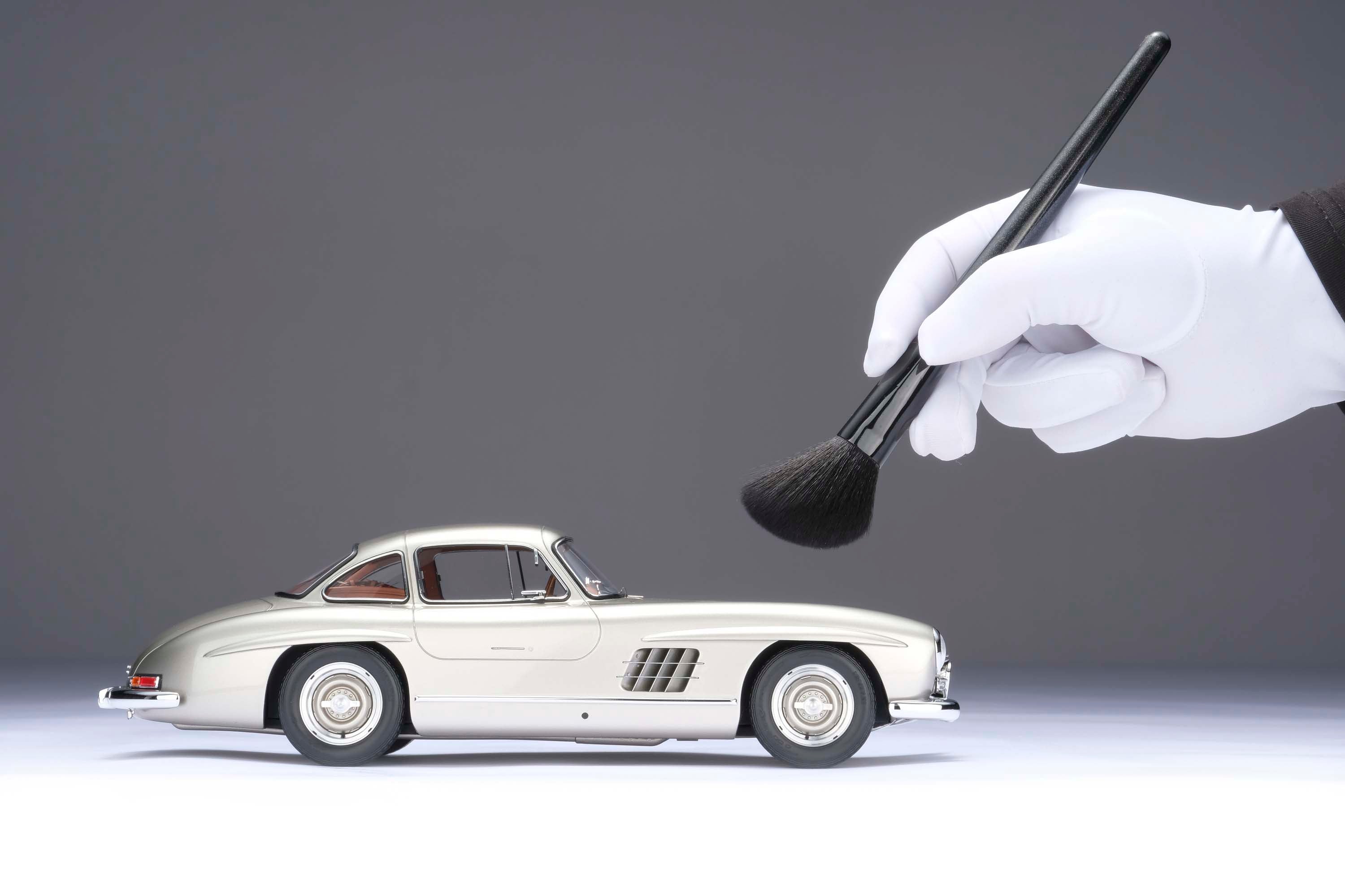 Amalgam 1:18 Mercedes-Benz 300 SL Gullwing Silver Grey Metallic (M5976-SC2) Resin Model 4 Amalgam 1:18 Mercedes-Benz 300 SL Gullwing Silver Grey Metallic (M5976-SC2) Resin Model - Image 4