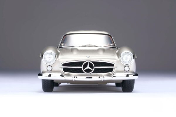 Amalgam 1:18 Mercedes-Benz 300 SL Gullwing Silver Grey Metallic (M5976-SC2) Resin Model 14 Amalgam 1:18 Mercedes-Benz 300 SL Gullwing Silver Grey Metallic (M5976-SC2) Resin Model