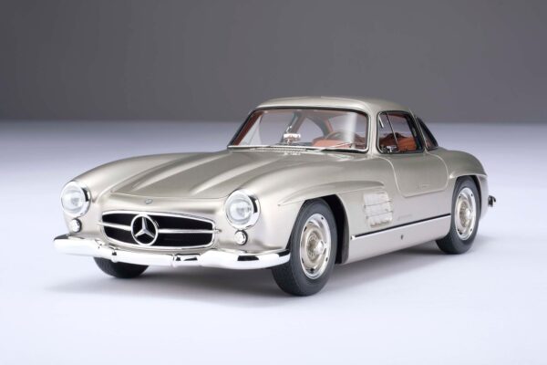 Amalgam 1:18 Mercedes-Benz 300 SL Gullwing Silver Grey Metallic (M5976-SC2) Resin Model 15 Amalgam 1:18 Mercedes-Benz 300 SL Gullwing Silver Grey Metallic (M5976-SC2) Resin Model