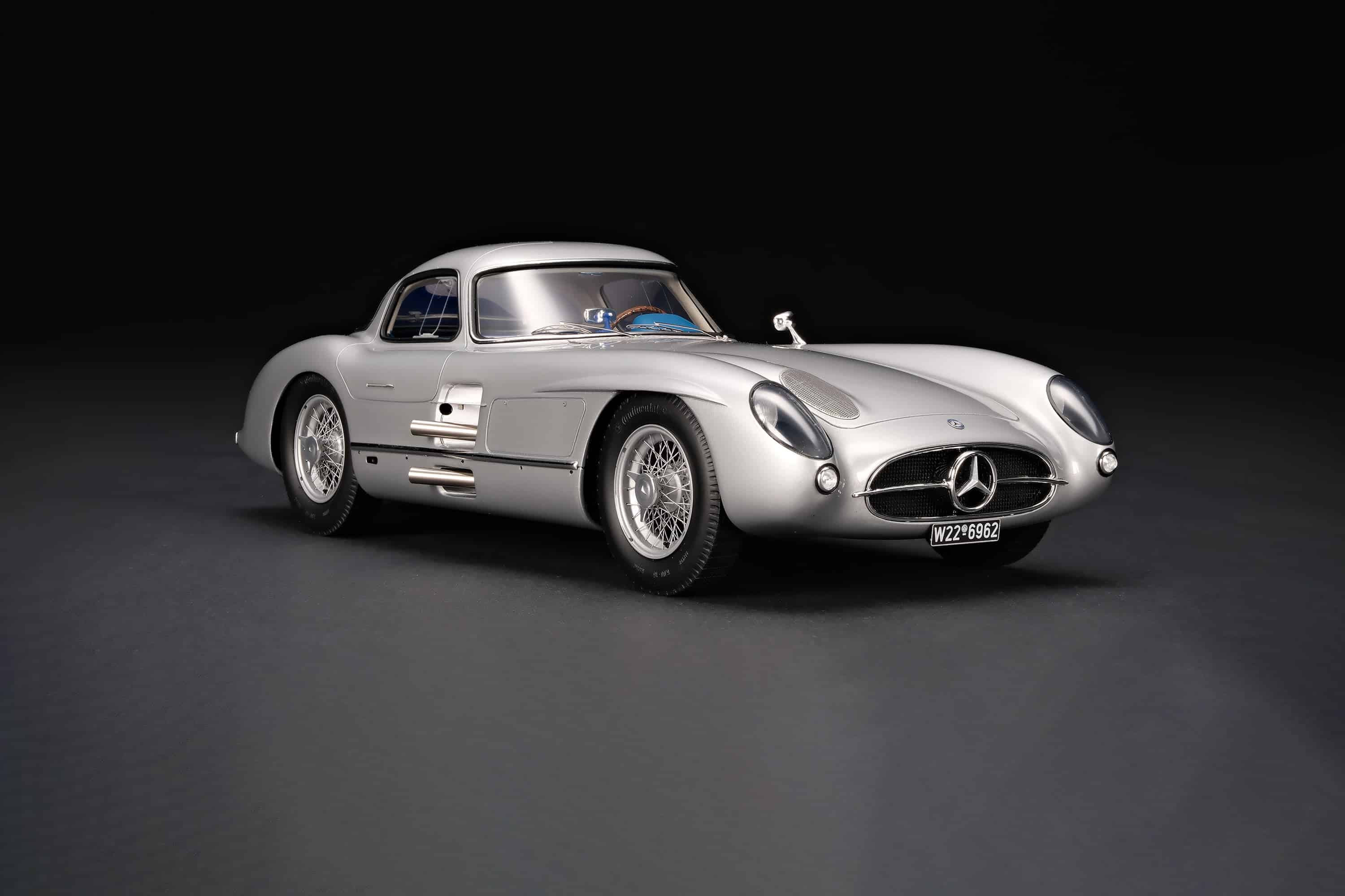 Amalgam 1:18 Mercedes-Benz 300 SLR Uhlenhaut Coupe Silver (M6309) Resin Model 2 Amalgam 1:18 Mercedes-Benz 300 SLR Uhlenhaut Coupe Silver (M6309) Resin Model - Image 2