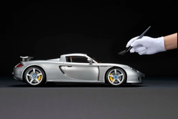 Amalgam 1:8 Porsche Carrera GT 2003 GT Silver Metallic (M6337-SC1) Resin Model 12 Amalgam 1:8 Porsche Carrera GT 2003 GT Silver Metallic (M6337-SC1) Resin Model