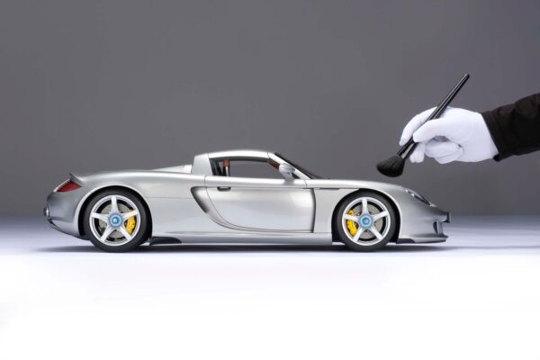 Amalgam 1:8 Porsche Carrera GT 2003 GT Silver Metallic (M6337-SC1) Resin Model 13 Amalgam 1:8 Porsche Carrera GT 2003 GT Silver Metallic (M6337-SC1) Resin Model