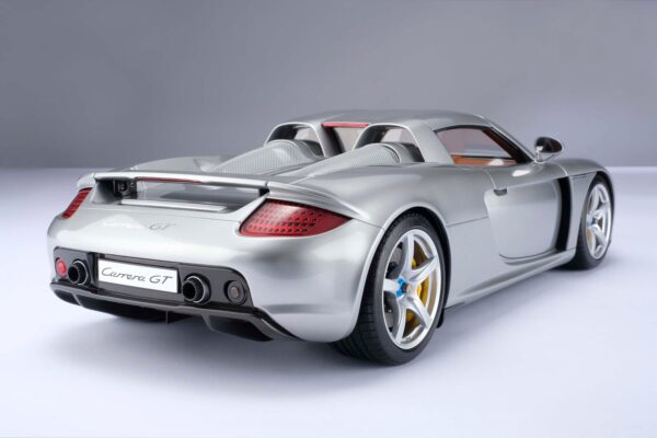 Amalgam 1:8 Porsche Carrera GT 2003 GT Silver Metallic (M6337-SC1) Resin Model 16 Amalgam 1:8 Porsche Carrera GT 2003 GT Silver Metallic (M6337-SC1) Resin Model