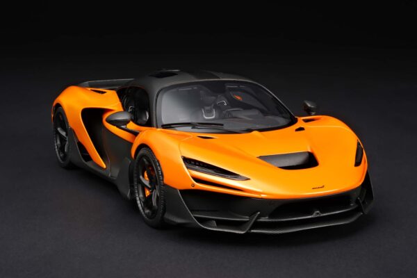 Amalgam 1:18 McLaren W1 Papaya Spark (M6350-SC1) Resin Model