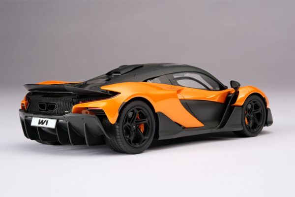 Amalgam 1:18 McLaren W1 Papaya Spark (M6350-SC1) Resin Model 18 Amalgam 1:18 McLaren W1 Papaya Spark (M6350-SC1) Resin Model